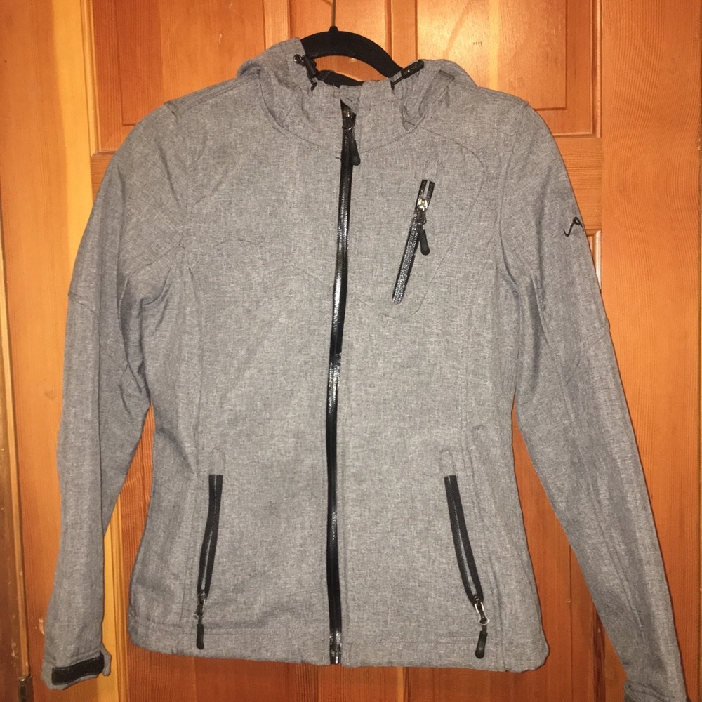 Vertical 9 windbreaker